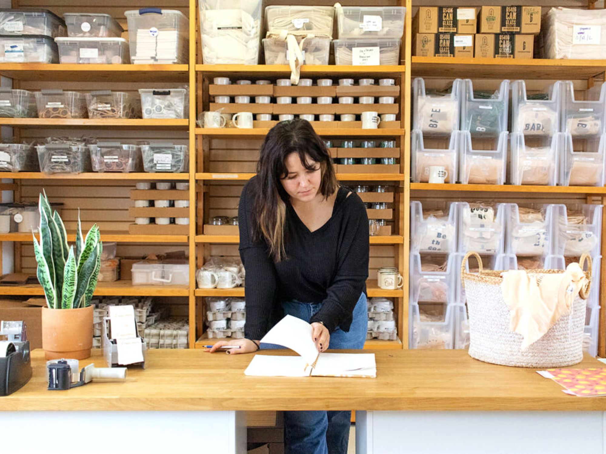 How to Manage Wholesale With An Inventory Tracking Software