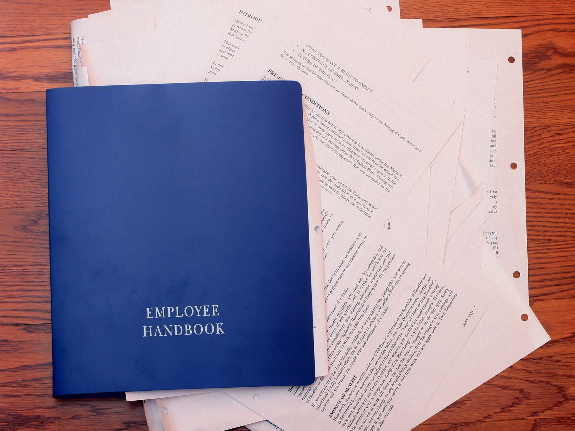 How to Create an Employee Handbook Inventora